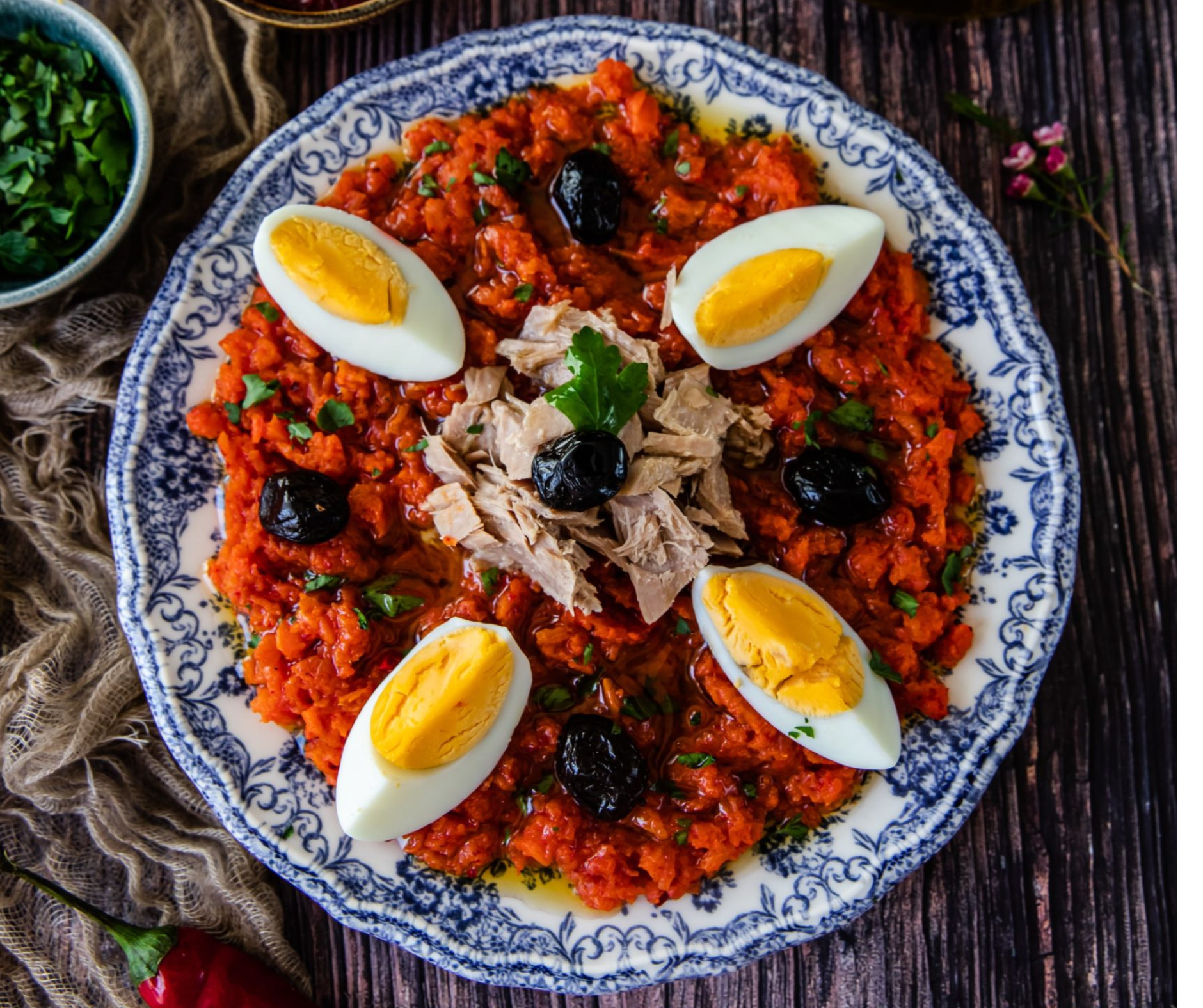 أّمّك حورية جزر بالهريسة التونسية الحارة