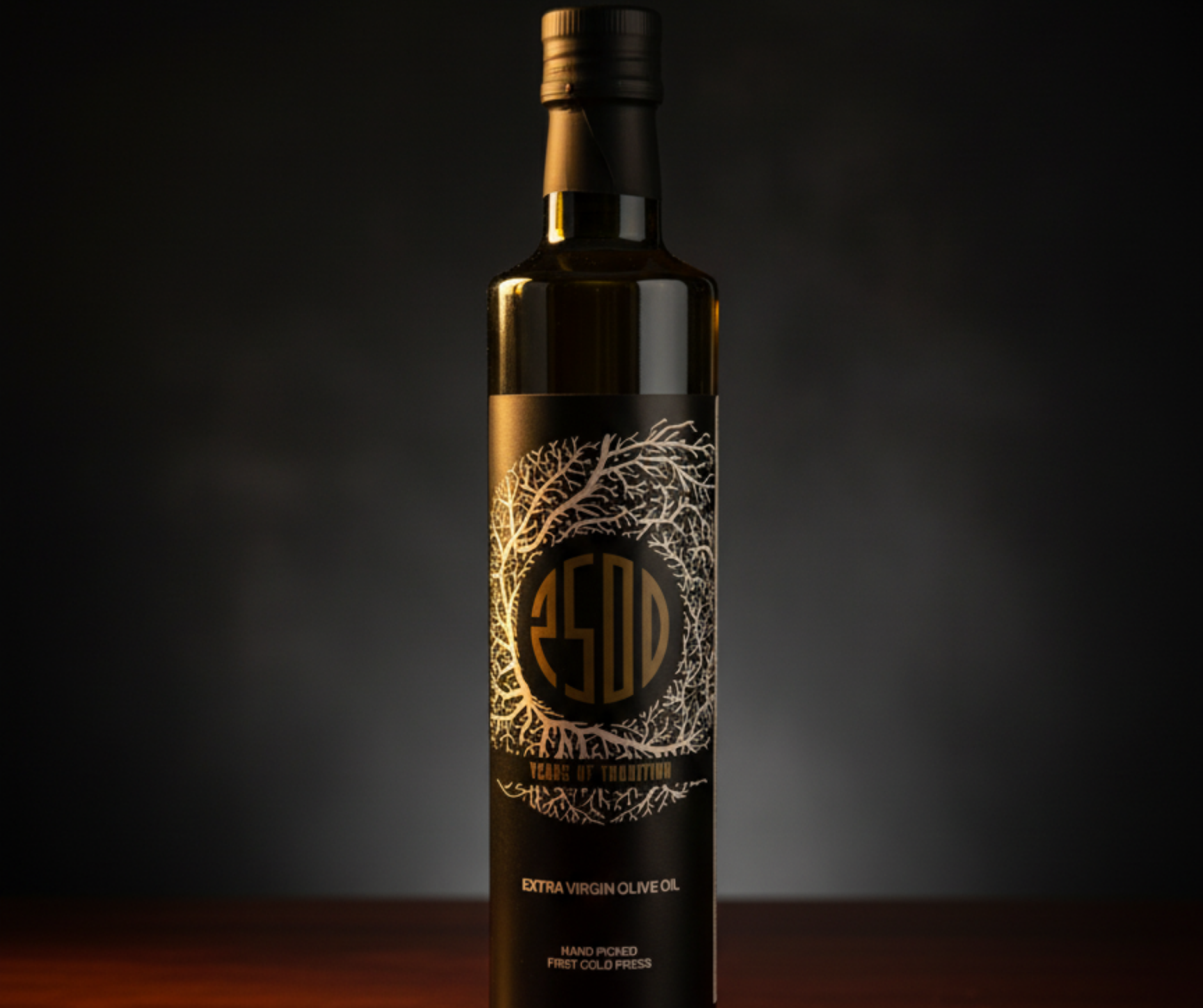 Le rôle de l’huile d’olive vierge extra dans la nouvelle pyramide alimentaire : pourquoi l’huile d’olive n’est pas seulement une matière grasse, mais un fondement